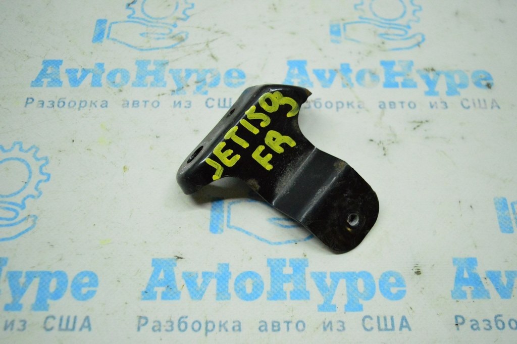 Кронштейн бачка омывателя VW Jetta 11-18 USA