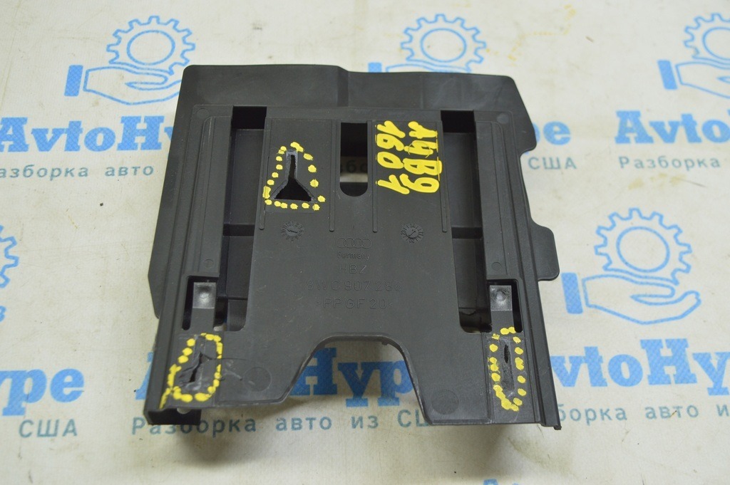 Кронштейн BCM Body Control Module Audi A4 B9 17- надломан — фото 2