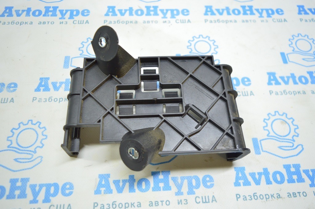 Кронштейн блока ECU Audi A3 8V 15-16 2.0T — фото 2