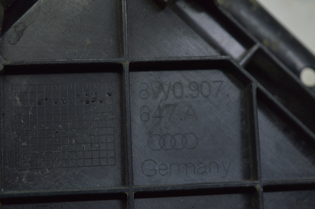 Кронштейн блока ECU Audi A4 B9 17- — фото 3