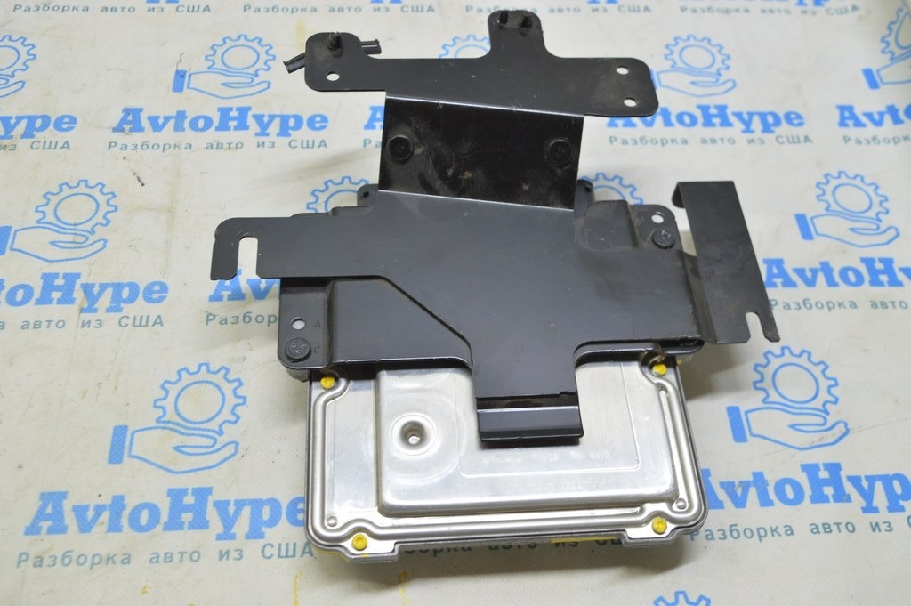 Кронштейн блока ECU компьютер двигателя Range Rover Velar L560 17- 2.0d (01) малый