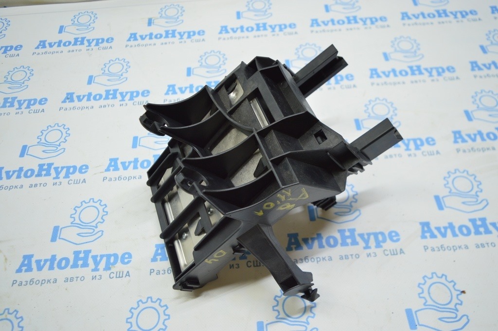 Кронштейн блока управления бортовой сети ONBOARD SUPPLY BODY CONTROL Audi A8 D4 10-17 (01)