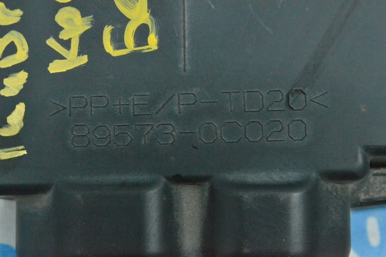 Кронштейн блока управления топливным насосомToyota Tundra 22- 77745-0r010 — фото 3