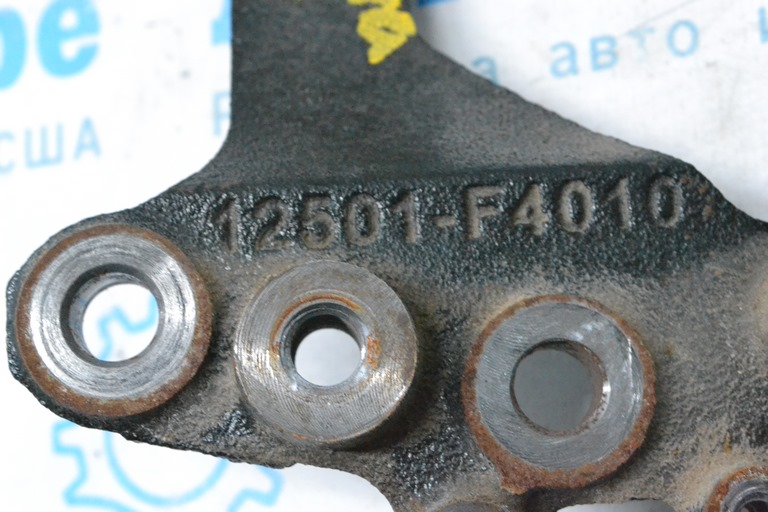 Кронштейн генератора Toyota Tundra 22- — фото 3