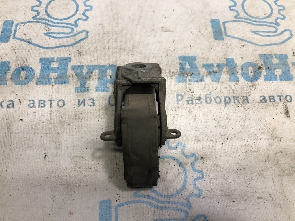 Кронштейн глушителя Audi a4 b8 08-16