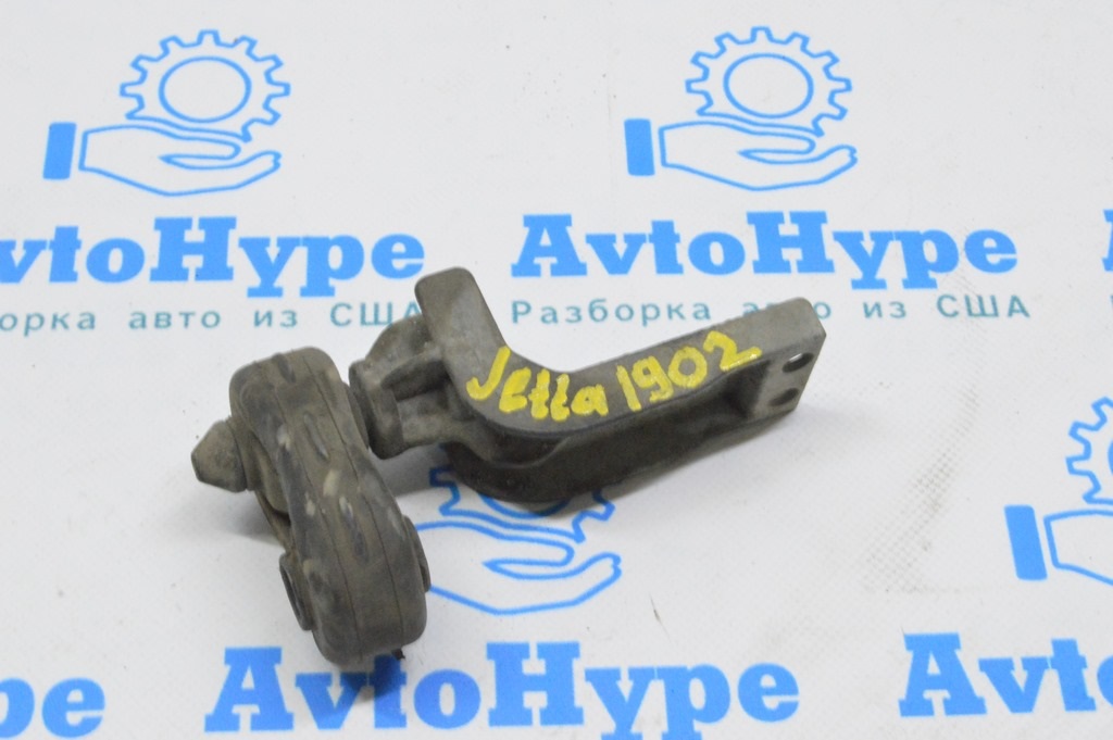 Кронштейн глушителя задний VW Jetta 19-21 с резинкой