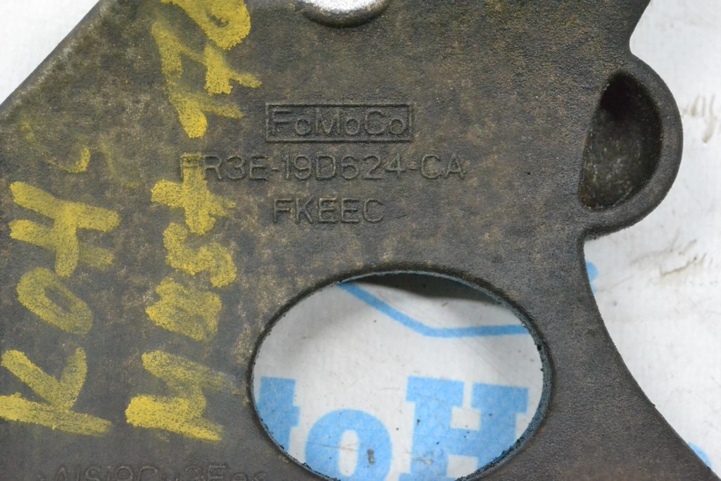 Кронштейн компрессора кондиционера Ford Mustang mk6 18-23 2.3Т — фото 2