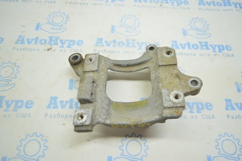 Кронштейн компрессора кондиционера Subaru Outback 15-19