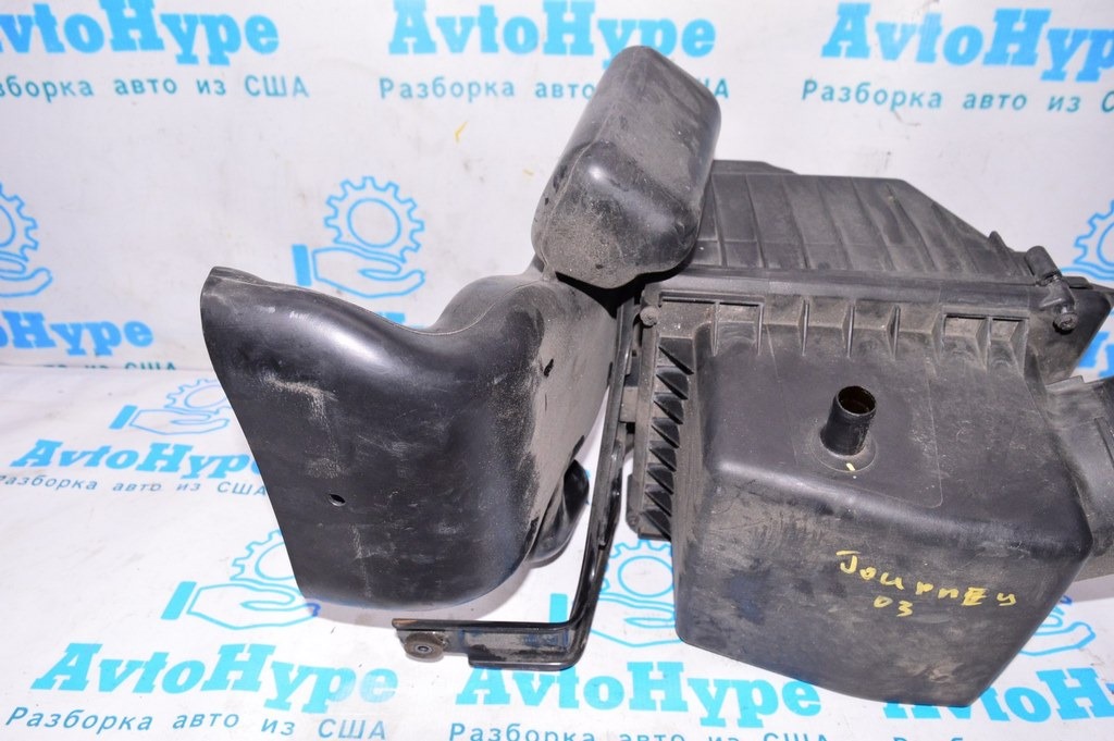 Кронштейн корпуса воздушного фильтра Dodge Journey 11- 3.6