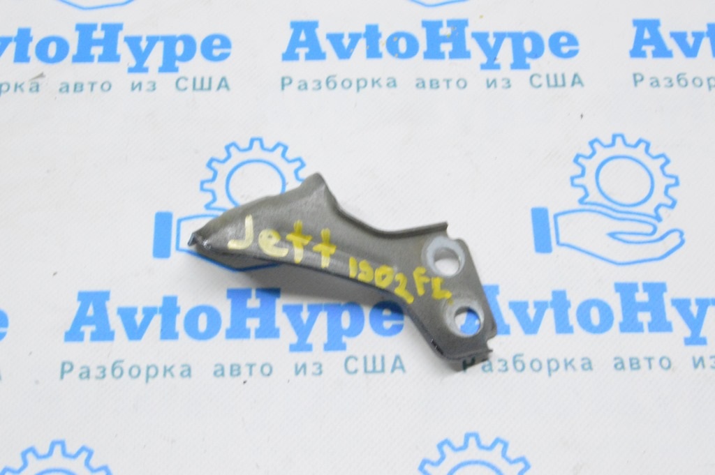 Кронштейн крыла верхний перед лев VW Jetta 19-