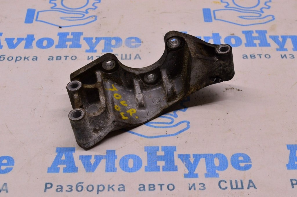 Кронштейн насоса ГУР Dodge Journey 11-