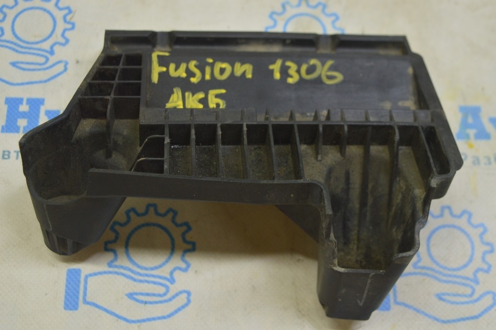 Кронштейн подставки АКБ Ford Fusion mk5 13-20