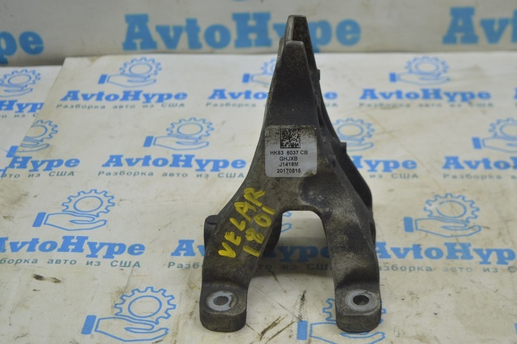 Кронштейн подушки двигателя лев Range Rover Velar L560 17- HK83-6037-CB