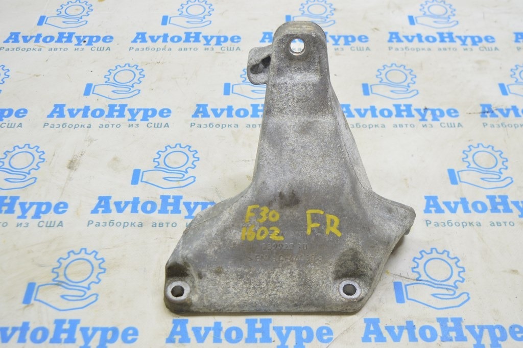 Кронштейн подушки двигателя правый BMW F30 12-16 awd N26