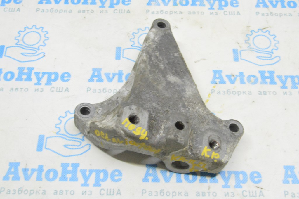 Кронштейн подушки двигателя Skoda Octavia III A7 13-20 1.4т