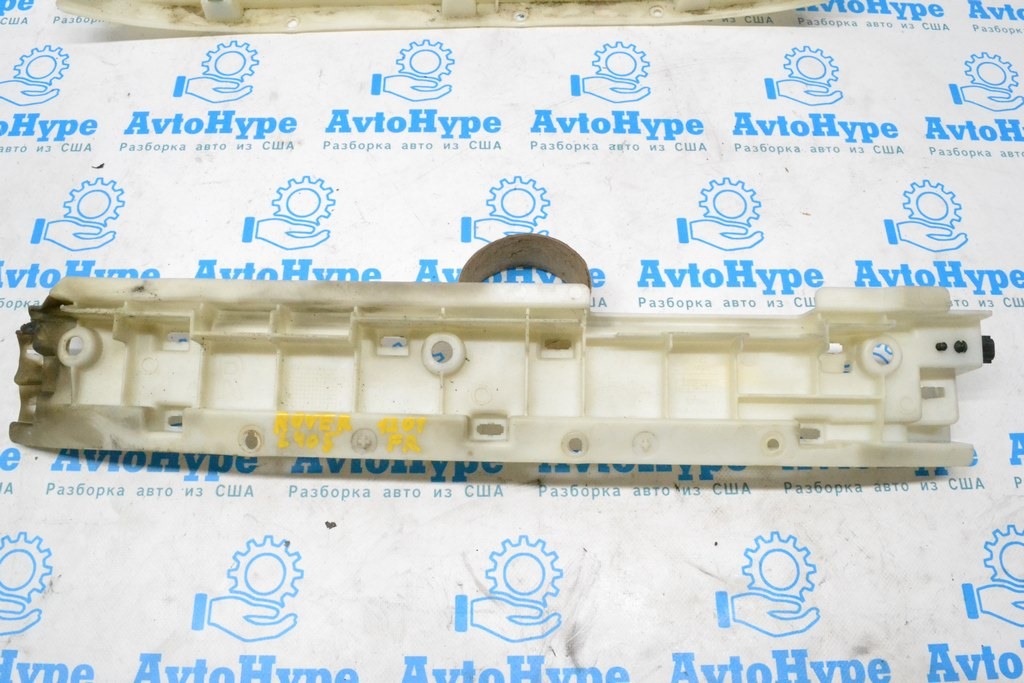 Кронштейн порога правый передний дефект Land Rover Range Rover L405 13-17