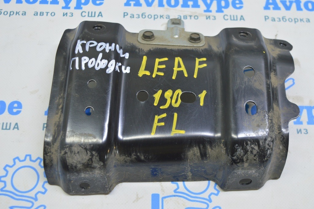 Кронштейн проводки Nissan Leaf 18-