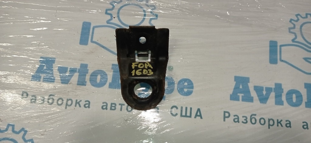 Кронштейн радиатора верхний лев Subaru Forester 14-18 SJ 2.5