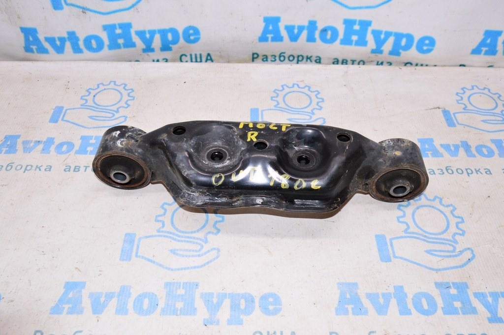 Кронштейн редуктора Subaru Outback 15-19