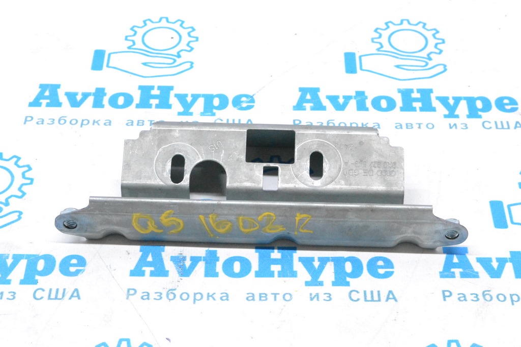 Кронштейн ручки багажника Audi Q5 8R 09-17