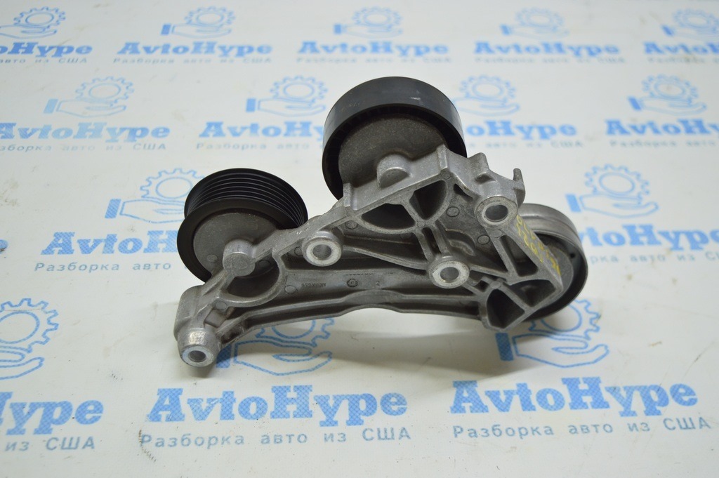 Кронштейн с роликами приводного ремня Volvo S90 16- 31686792