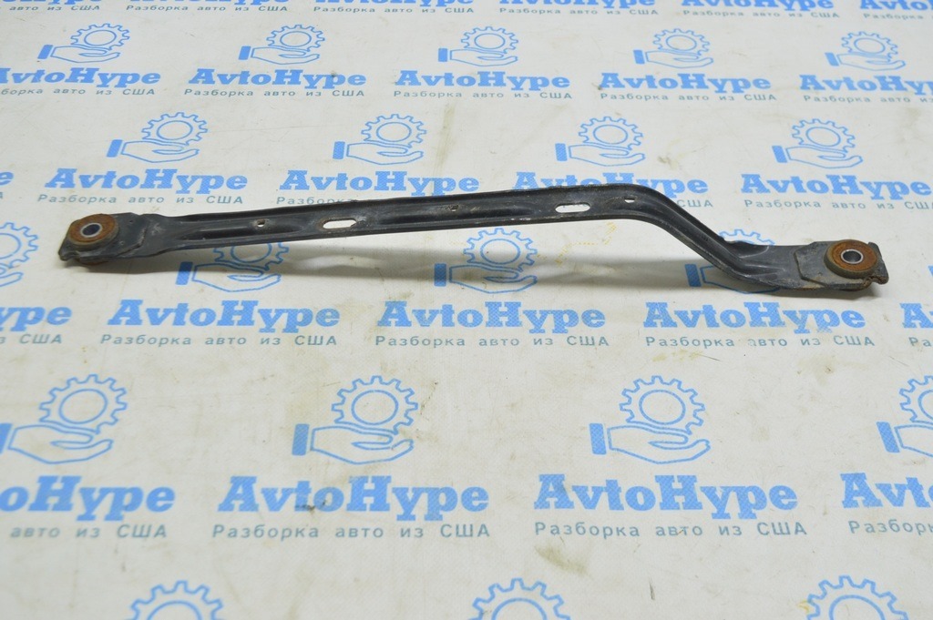Кронштейн топливного бака правый Audi A4 B9 17- 2.0T