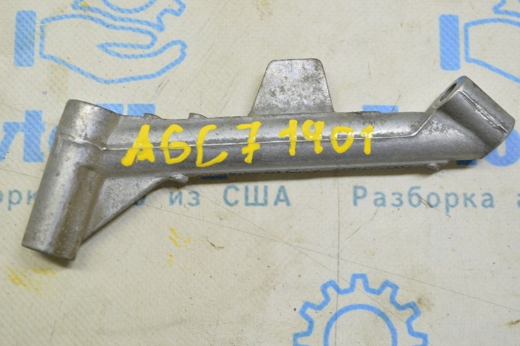 Кронштейн впускного коллектора Audi A6 C7 12-18 дорест 2.0