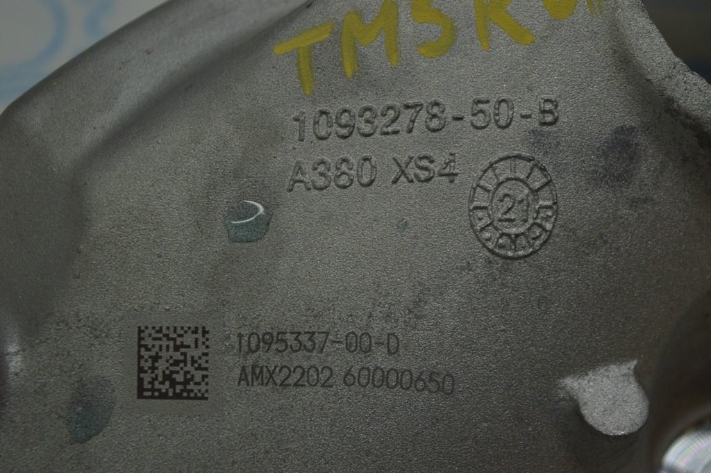 Кронштейн заднего двигателя Tesla Model 3 18- (01) 1093278-50-b — фото 4