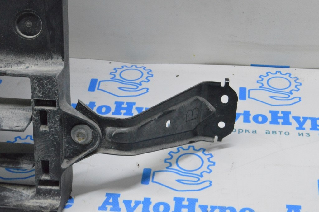 Кронштейн жалюзи правый Lexus RX 350/350h/500h 23-