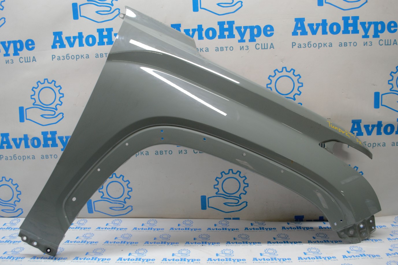 Крыло переднее правое Toyota Tundra 22- (01) в цвет 6X3