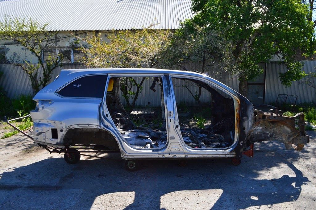 Крыша (металл) Toyota Highlander 14- под люк (03) графит на кузове — фото 2