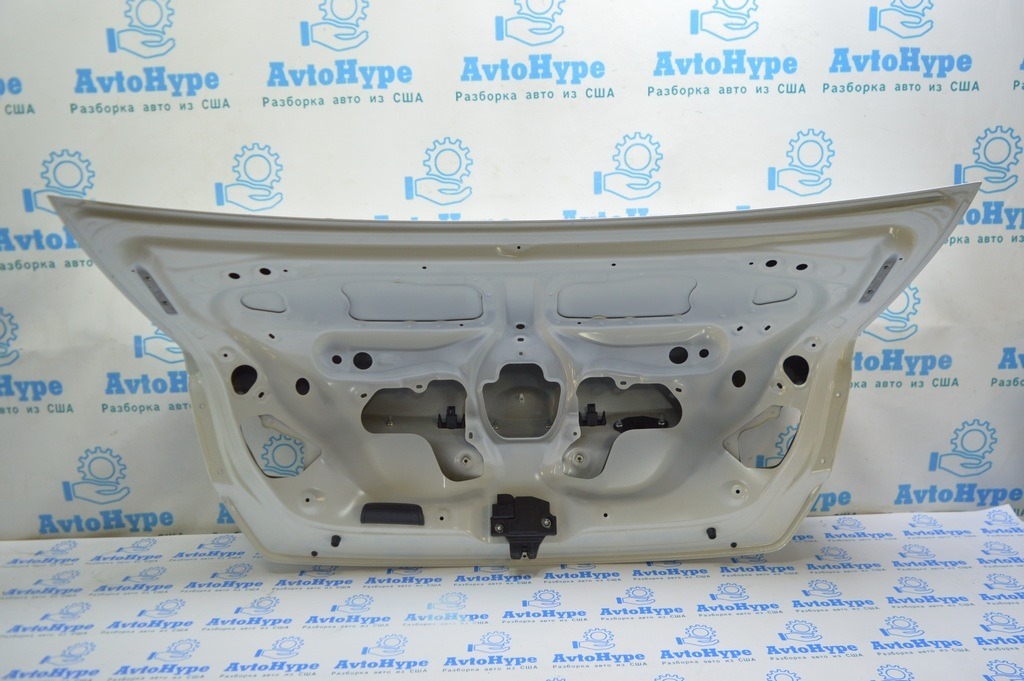 Крышка багажника Toyota Camry v50 12-14 европа (01) цвет 070 белый перламтр — фото 2