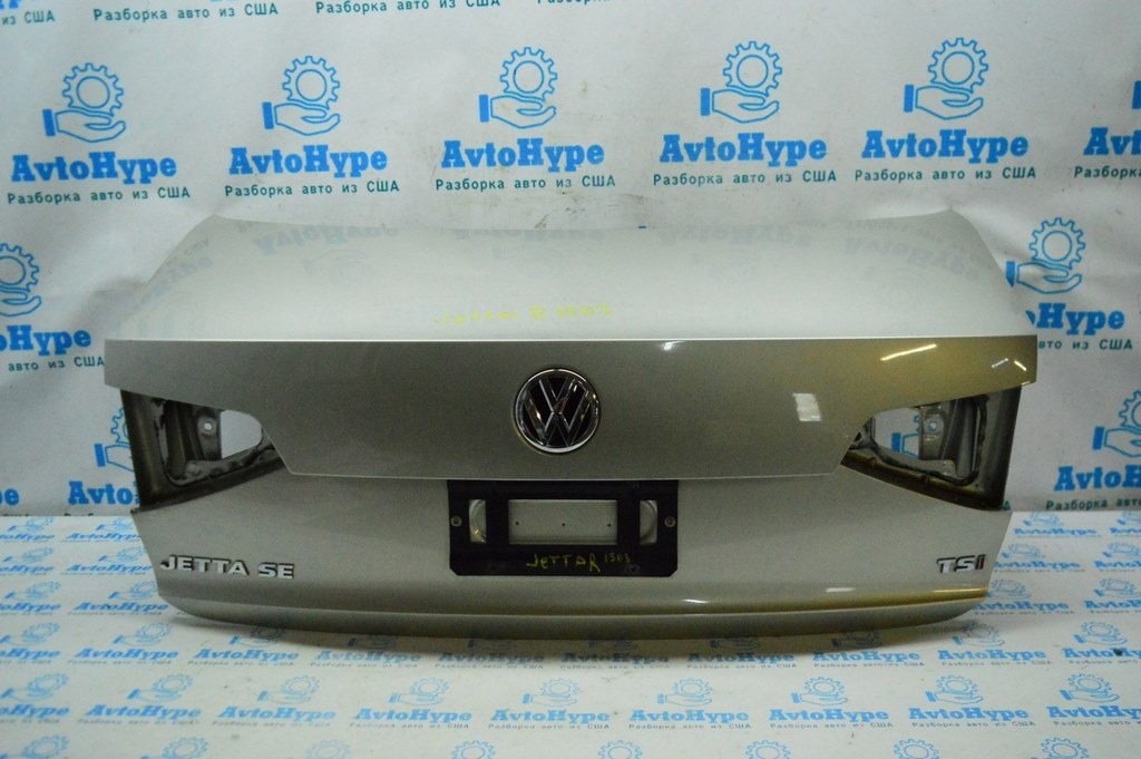 Крышка багажника VW Jetta 15-18 USA (03) золотистая