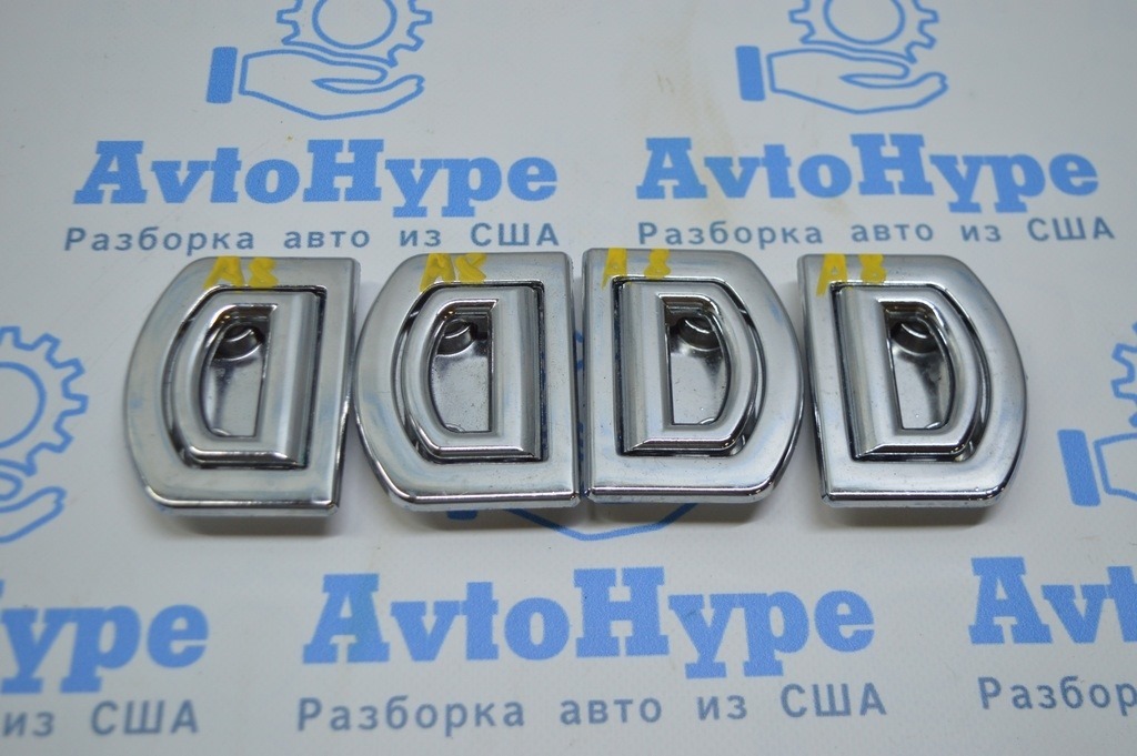 Крючок в полу багажника хром Audi A8 D4 10-17