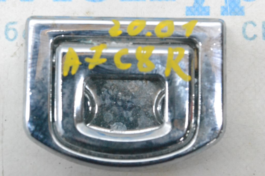 Крюк багажника Audi A7 C8 19-25 хром
