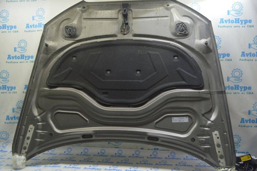 Крюк капота Audi A6 C7 12-18 на капоте