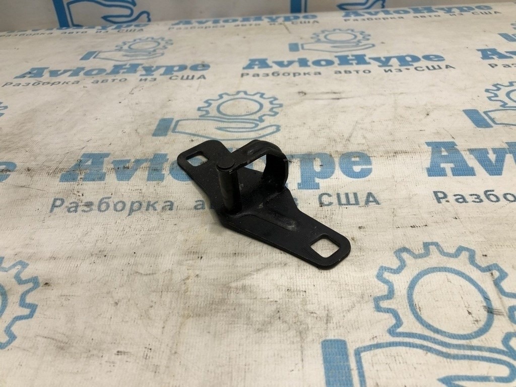 Крюк замка багажника Audi a4 b8 08-16