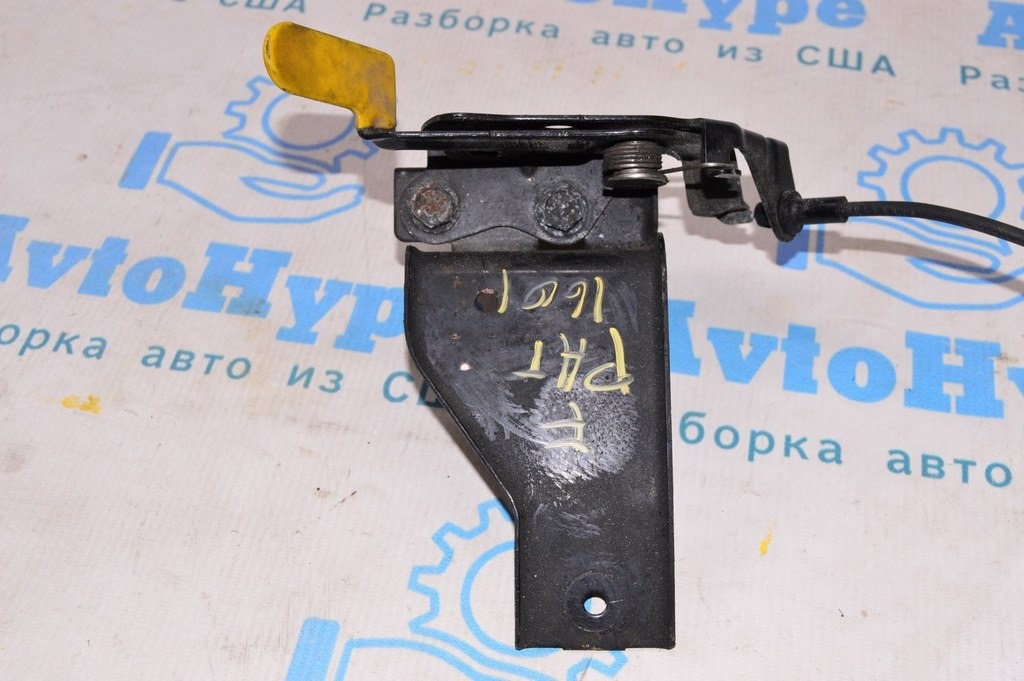 Крюк замка капота Nissan Pathfinder 13-