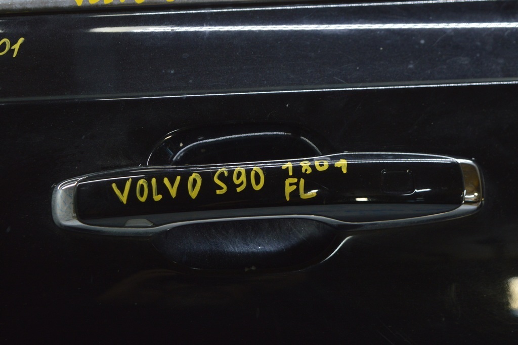 Личинка замка передней левой двери Volvo S90 16-