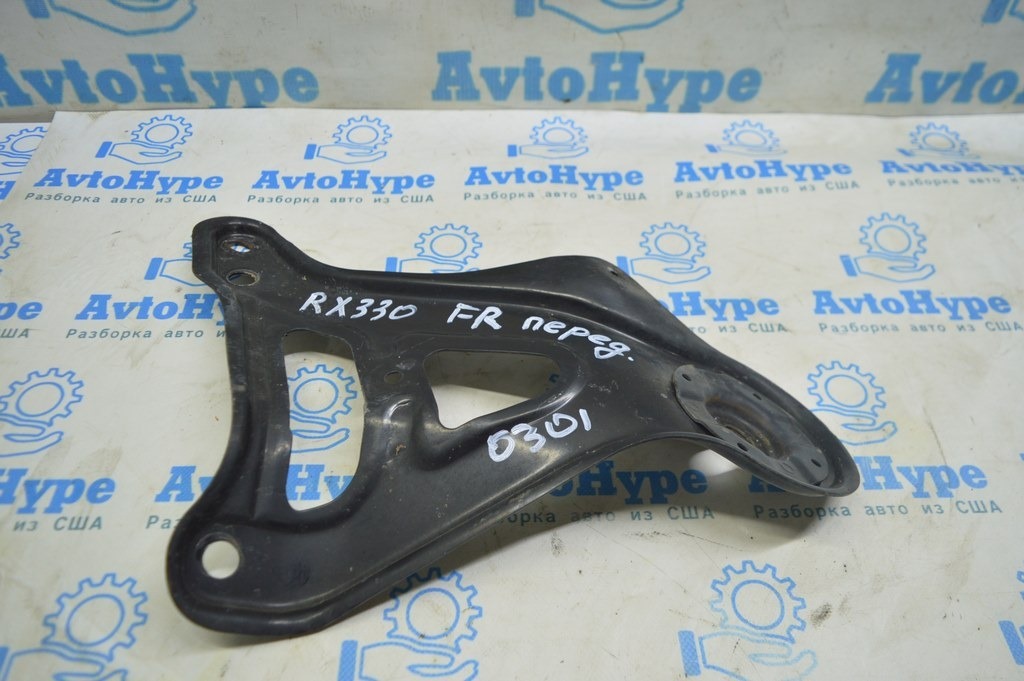 Лопух переднего подрамника передний правый Lexus RX300 RX330 RX350 RX400h 06-09