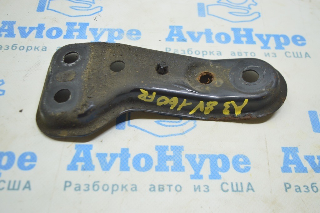 Лопух переднего подрамника правый Audi A3 8V 15-20 4d 1.8T, 2.0T