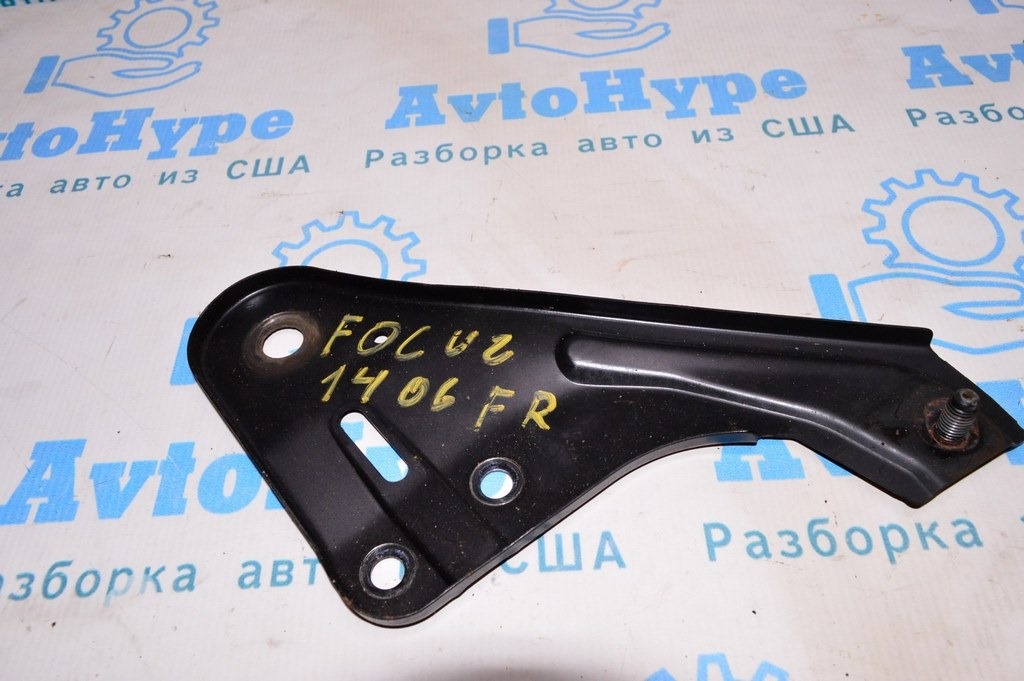 Лопух переднего подрамника задний прав Ford Focus mk3 11-18