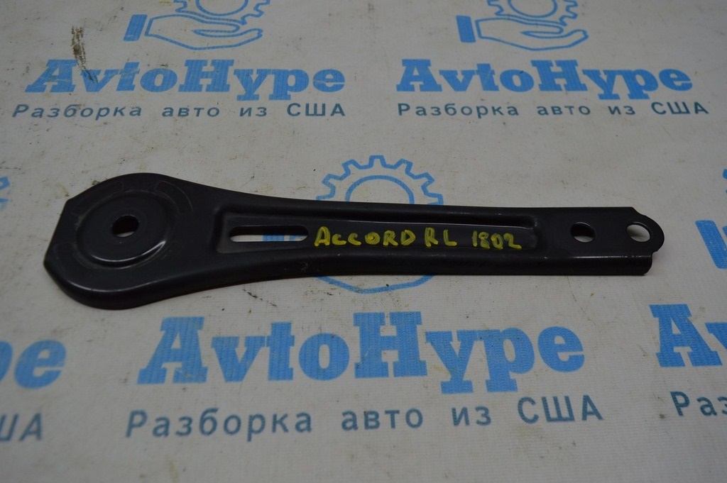 Лопух заднего подрамника зад лев Honda Accord 18-