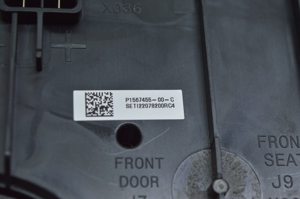 LOW VOLTAGE CONTROLLER LEFT Tesla Model 3 18- (01) 1567455-00-c 1567359-00-b — фото 3