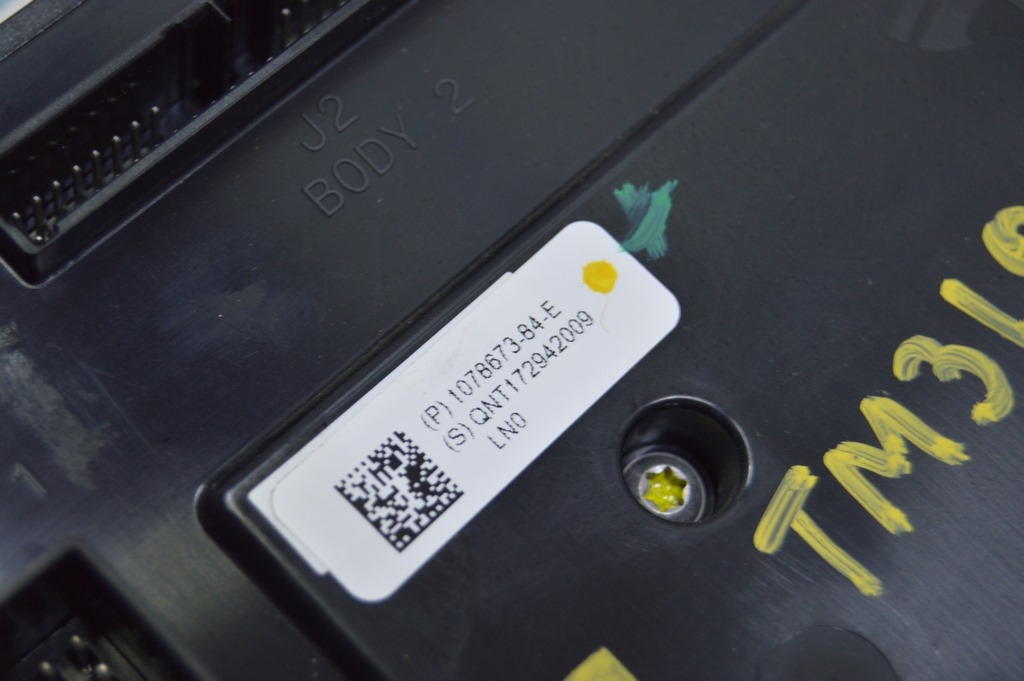LOW VOLTAGE CONTROLLER LEFT Tesla Model 3 18- (03) — фото 3
