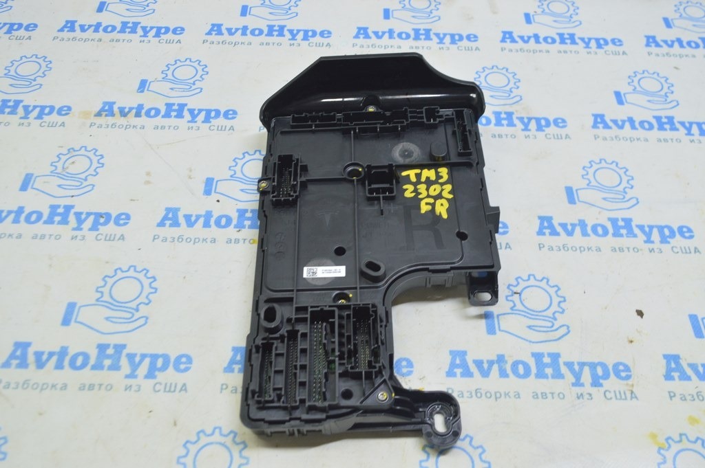 LOW VOLTAGE CONTROLLER RIGHT Tesla Model 3 18- 1100340-32-I 1566853-00-A (02)