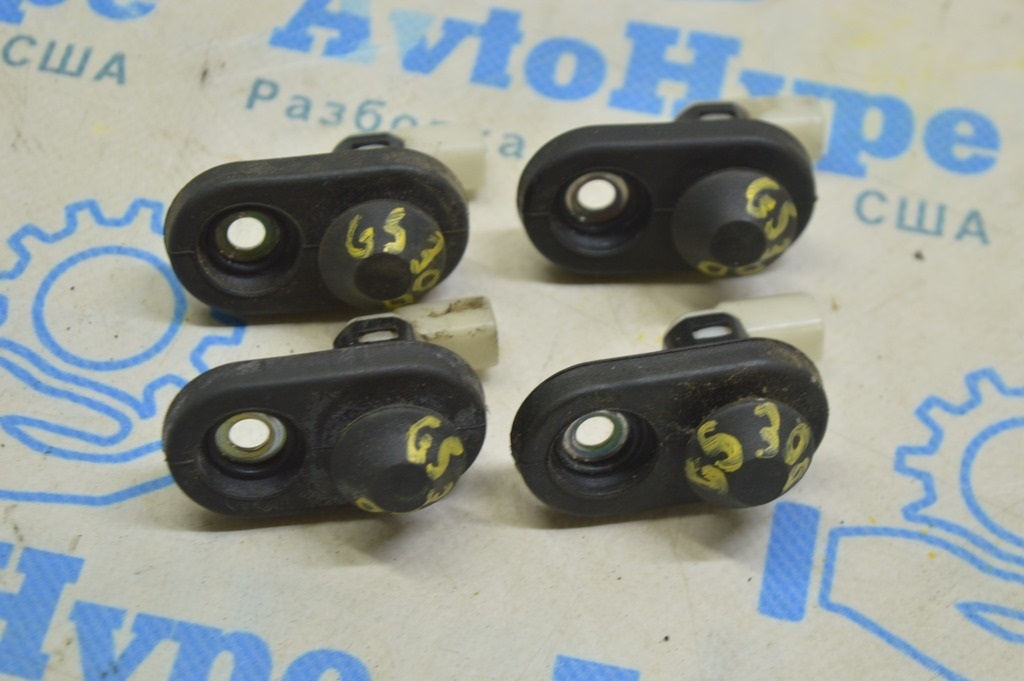 Лягушка двери задней правой Lexus GS300 GS350 GS430 GS450h 06-11