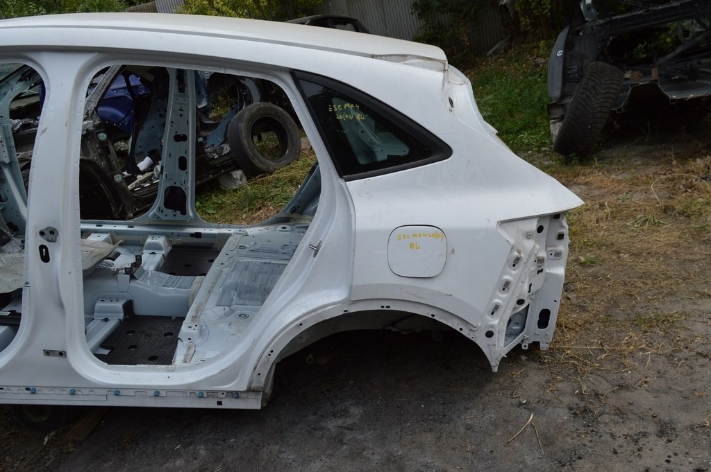 Лючок бензобака с корпусом Ford Escape MK4 20- (01) белый цвет