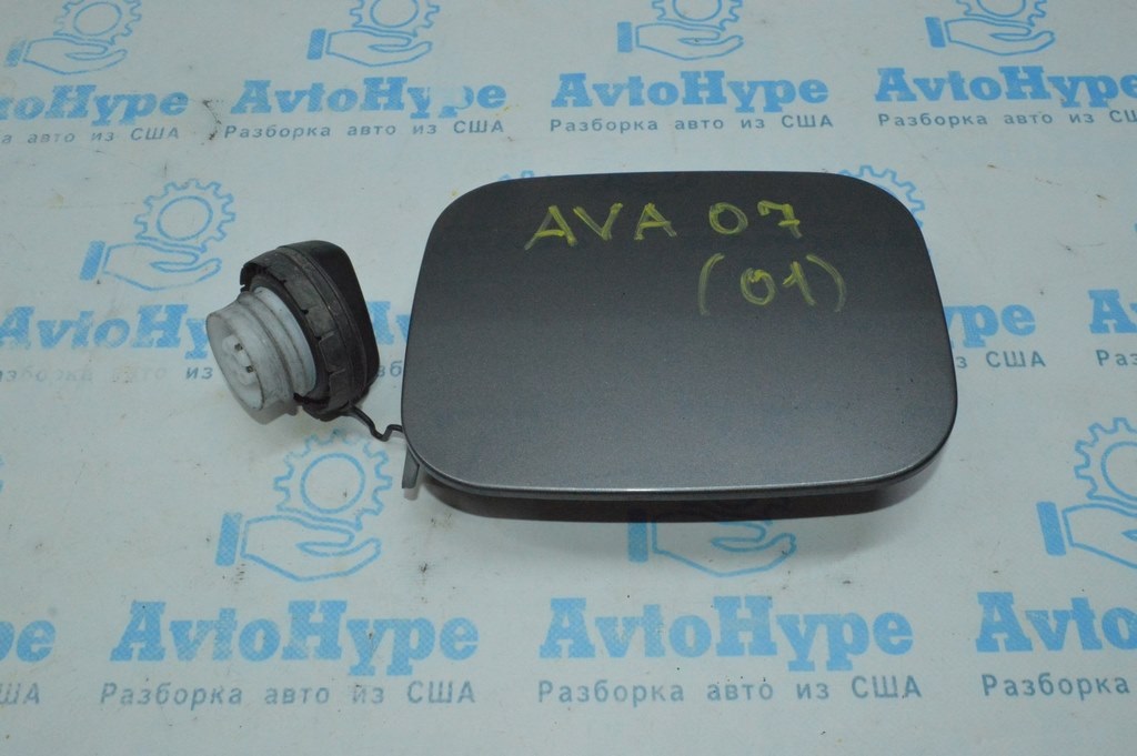 Лючок бензобака Toyota Avalon 05-12 графит (01)
