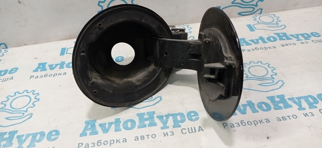 Лючок бензобака  в сборе Jeep Cherokee KL 14-черный,цвет PXR (02) — фото 2